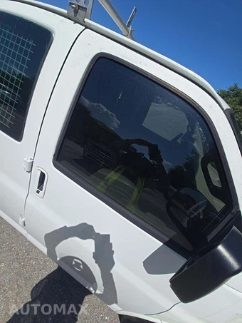 2016 Chevrolet Express 2500 Cargo Van 1WT 155.0" WB - miniatura 21