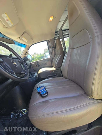 2016 Chevrolet Express 2500 Cargo Van 1WT 155.0" WB - miniatura 3