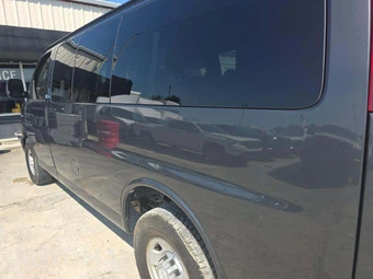 2016 Chevrolet Express 2500 Passenger Van LS 1LS 135.0" WB - miniatura 10