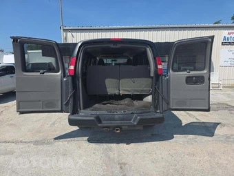 2016 Chevrolet Express 2500 Passenger Van LS 1LS 135.0" WB - miniatura 12
