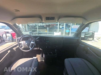 2016 Chevrolet Express 2500 Passenger Van LS 1LS 135.0" WB - miniatura 7