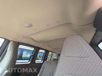 2016 Chevrolet Express 2500 Passenger Van LS 1LS 135.0" WB - miniatura 11