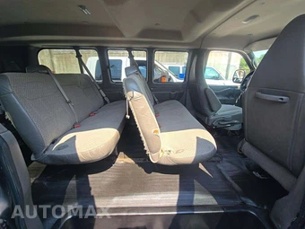 2016 Chevrolet Express 2500 Passenger Van LS 1LS 135.0" WB - miniatura 17