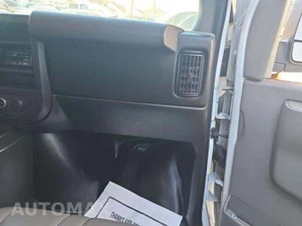 2016 Chevrolet Express 3500 Cargo Van 1WT 135.0" WB – miniatura 17
