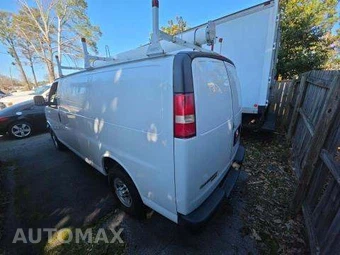 2016 Chevrolet Express 3500 Cargo Van 1WT 135.0" WB – miniatura 2
