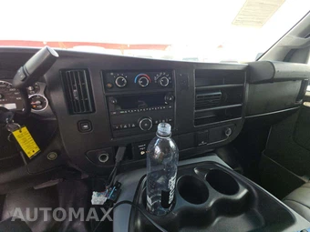 2016 Chevrolet Express 3500 Cargo Van 1WT 155.0" WB - miniatura 10