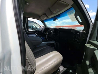 2016 Chevrolet Express 3500 Cargo Van 1WT 155.0" WB - miniatura 17