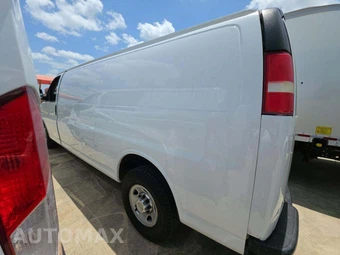 2016 Chevrolet Express 3500 Cargo Van 1WT 155.0" WB - miniatura 2