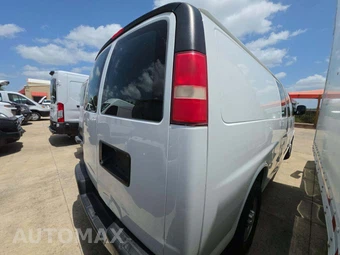 2016 Chevrolet Express 3500 Cargo Van 1WT 155.0" WB - miniatura 3