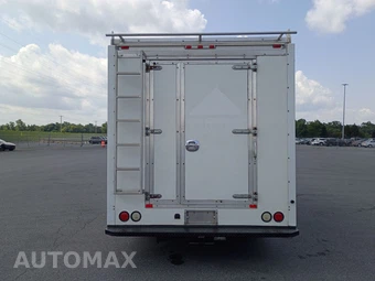 2016 Chevrolet Express 3500 Cutaway 1WT DRW 159.0" WB - miniatura 8