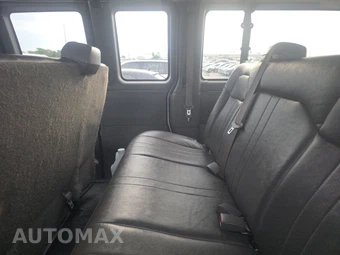 2016 Chevrolet Express 3500 Passenger Van LS 1LS 135.0" WB - miniatura 14