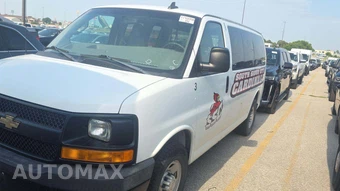 2016 Chevrolet Express 3500 Passenger Van LS 1LS 135.0" WB - miniatura 19