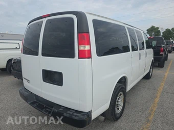 2016 Chevrolet Express 3500 Passenger Van LS 1LS 135.0" WB - miniatura 4