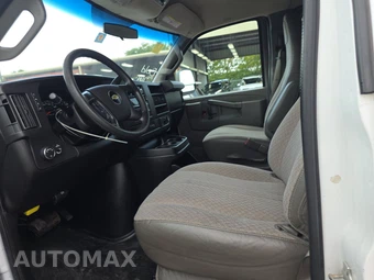 2016 Chevrolet Express 3500 Passenger Van LS 1LS 155.0" WB – miniatura 7