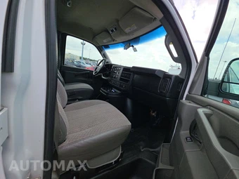 2016 Chevrolet Express 3500 Passenger Van LS 1LS 155.0" WB – miniatura 8