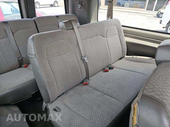 2016 Chevrolet Express 3500 Passenger Van LT 1LT 155.0" WB - miniatura 17
