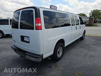 2016 Chevrolet Express 3500 Passenger Van LT 1LT 155.0" WB - miniatura 3
