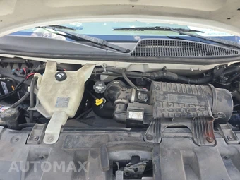 2016 Chevrolet Express 4500 Cutaway 2WT - miniatura 16