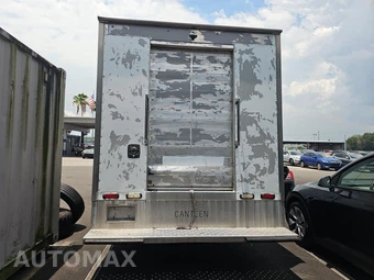 2016 Chevrolet Express 4500 Cutaway 2WT - miniatura 5