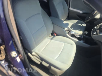 2016 Chevrolet Malibu LS 1LS – miniatura 8