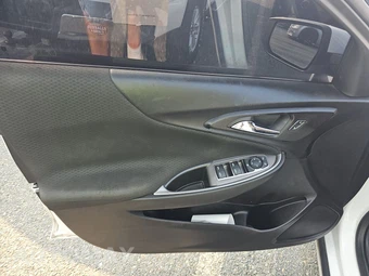 2016 Chevrolet Malibu LT 1LT – miniatura 9