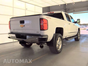 2016 Chevrolet Silverado 2500HD LTZ Crew Cab Medium Bed 1LZ - miniatura 4