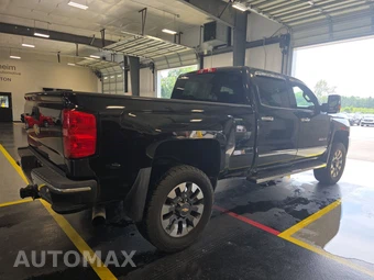 2016 Chevrolet Silverado 2500HD LTZ Crew Cab Medium Bed 1LZ – miniatura 4