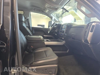 2016 Chevrolet Silverado 2500HD LTZ Crew Cab Medium Bed 1LZ – miniatura 8