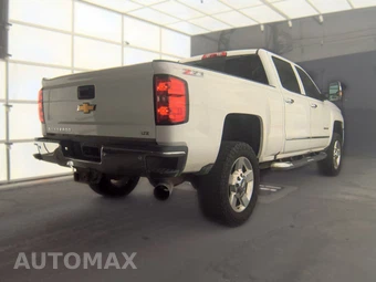 2016 Chevrolet Silverado 2500HD LTZ Crew Cab Medium Bed 1LZ – miniatura 4