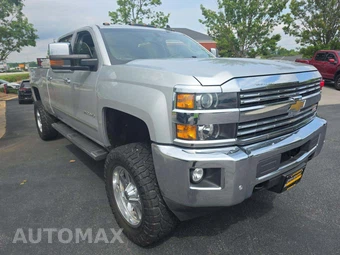 2016 Chevrolet Silverado 2500HD LTZ Crew Cab Medium Bed 1LZ - miniatura 4