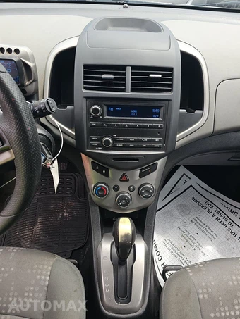 2016 Chevrolet Sonic LS Hatchback 1SB – miniatura 11