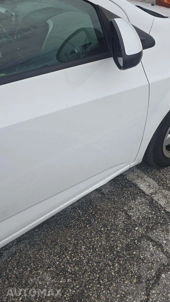 2016 Chevrolet Sonic LS Hatchback 1SB – miniatura 24
