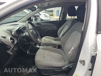 2016 Chevrolet Sonic LS Hatchback 1SB – miniatura 7