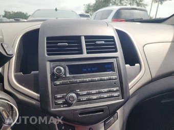 2016 Chevrolet Sonic LS Hatchback 1SB – miniatura 11