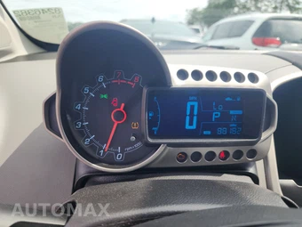 2016 Chevrolet Sonic LS Hatchback 1SB – miniatura 12