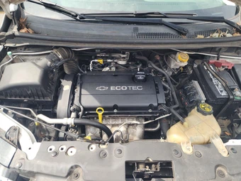 2016 Chevrolet Sonic LS Hatchback 1SB – miniatura 15