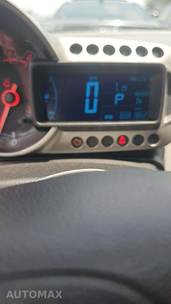 2016 Chevrolet Sonic LS Hatchback 1SB – miniatura 19