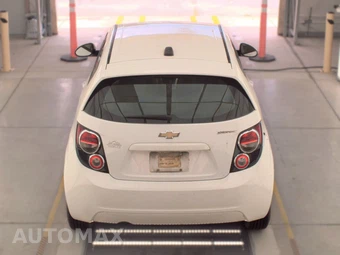2016 Chevrolet Sonic LS Hatchback 1SB – miniatura 5