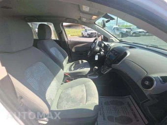 2016 Chevrolet Sonic LS Hatchback 1SB – miniatura 18