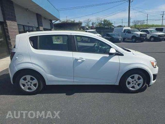 2016 Chevrolet Sonic LS Hatchback 1SB – miniatura 4
