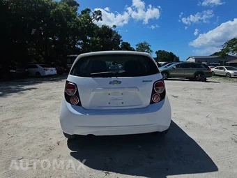 2016 Chevrolet Sonic LS Hatchback 1SB - miniatura 4