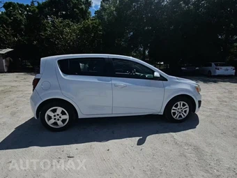 2016 Chevrolet Sonic LS Hatchback 1SB - miniatura 5