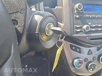 2016 Chevrolet Sonic LS Hatchback 1SB - miniatura 9