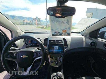2016 Chevrolet Sonic LT Hatchback 1SC – miniatura 10