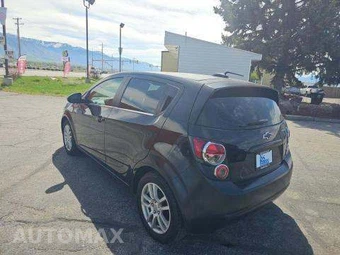 2016 Chevrolet Sonic LT Hatchback 1SC – miniatura 2