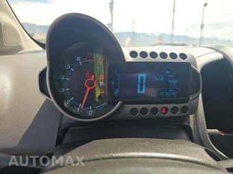 2016 Chevrolet Sonic LT Hatchback 1SC – miniatura 9