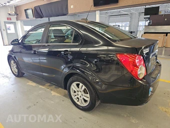 2016 Chevrolet Sonic LT Sedan 1SD – miniatura 6