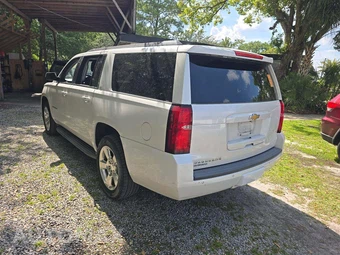 2016 Chevrolet Suburban 1500 LT 1LT - miniatura 2