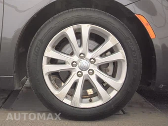 2016 Chrysler 200 Limited – miniatura 10