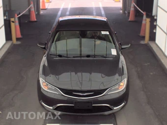 2016 Chrysler 200 Limited – miniatura 2